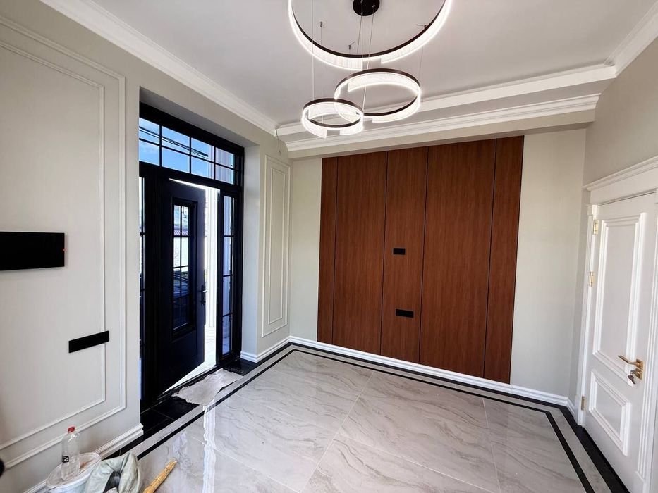 Ул.Циолоковского 6 комнат 350м² качественный ремонт танхаус 3 этажа