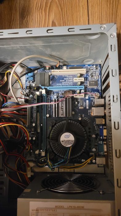 PC HP EliteDesk 705 G2 SFF si Kit Retro Gigabyte G41MT-S2P+ Core(TM)2 Duo E8400+2 Gb RAM