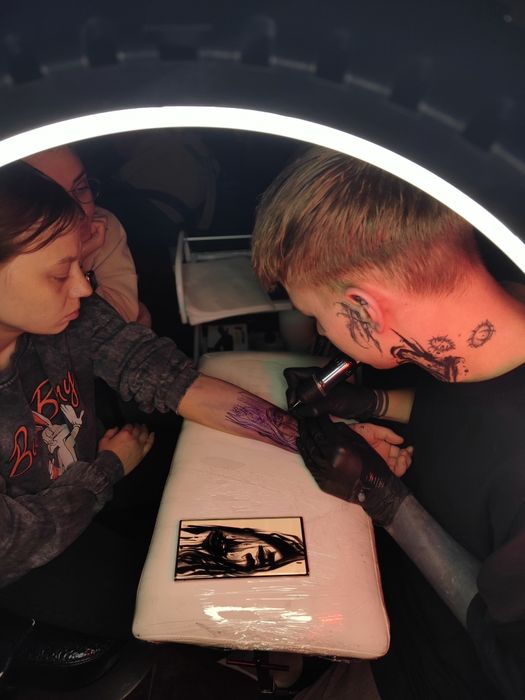 Тату мастер, студия находится в яшанабадском районе