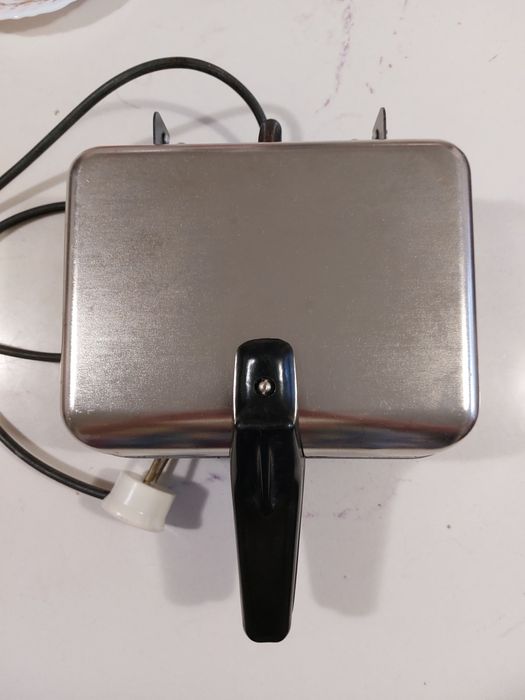 Вафельница Электровафельница