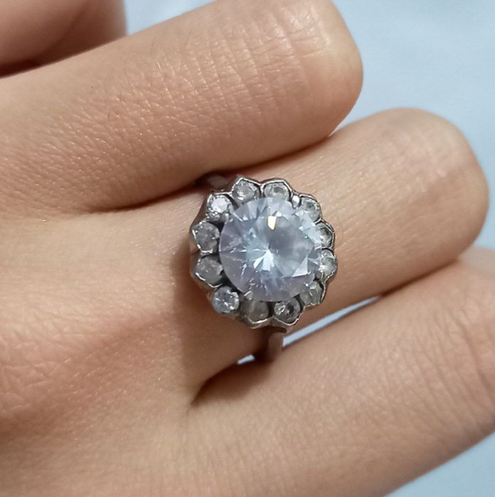 Продаётся кольцо серебро