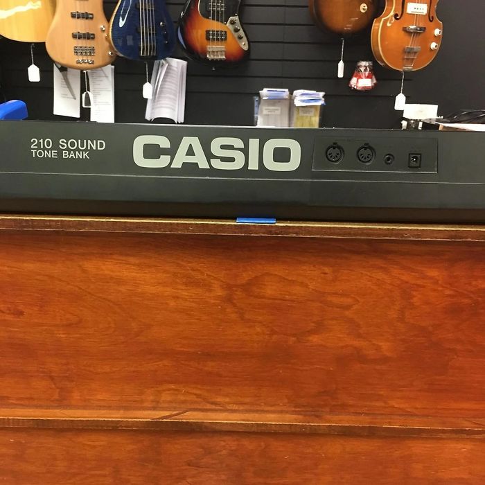 Синтезатор Casio MT - 240