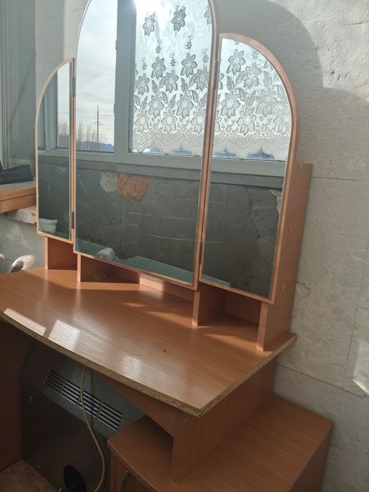 Туалетный столик