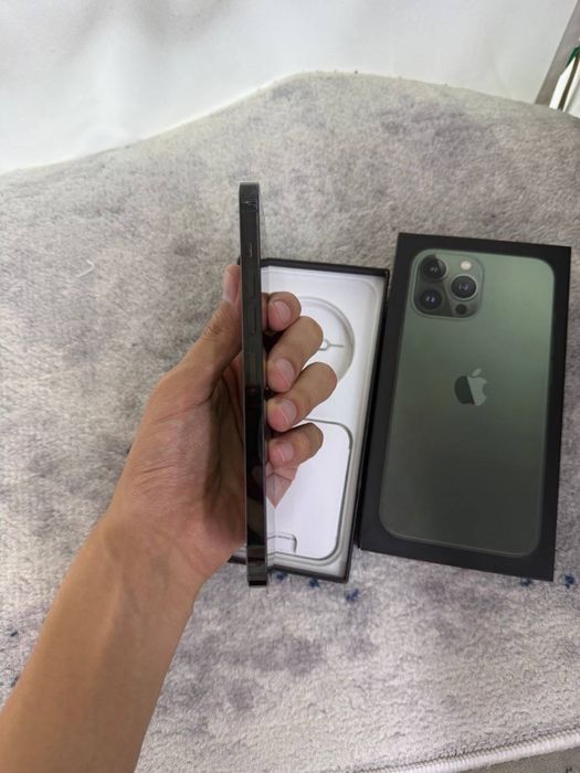 Iphone 13 pro max green