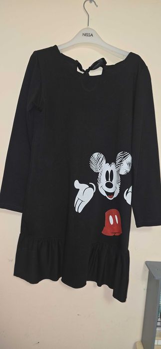 Rochie  neagra cu imprimeu Mickey Mouse.