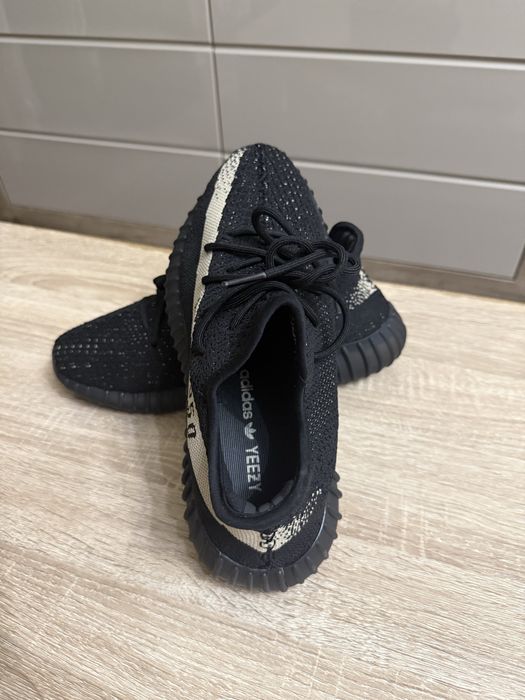 Adidas Yeesy 350 V2 Core Black White Oreo 42