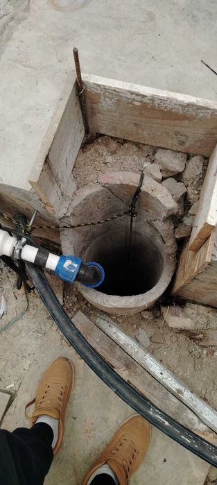 Executam foraje puturi