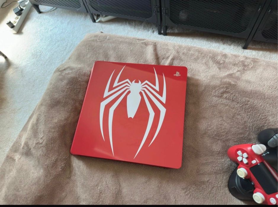 Play station 4 Slim - Spider-Man Limited Edition