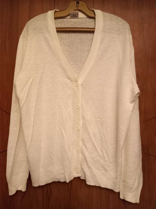 Дамски блузи и жилетки