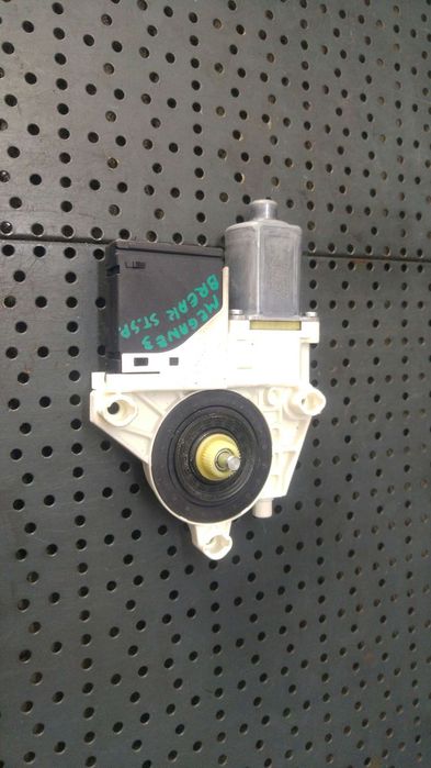 Motoras macara stanga spate renault megane 3 break 827310185r 966362200 916830200 0130822330