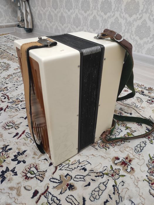 Баян белый заказной