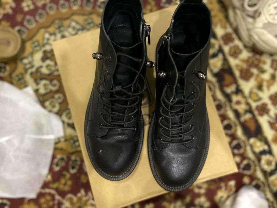 Женские осенние ботинки