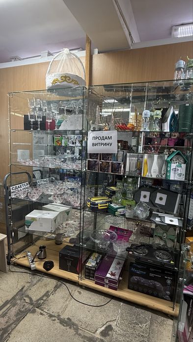 Продам стеклянные ветрины