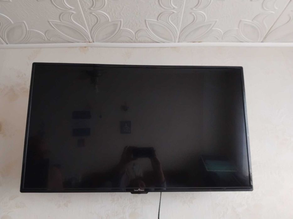 Смарт телевизор Smart Tech 40 "
