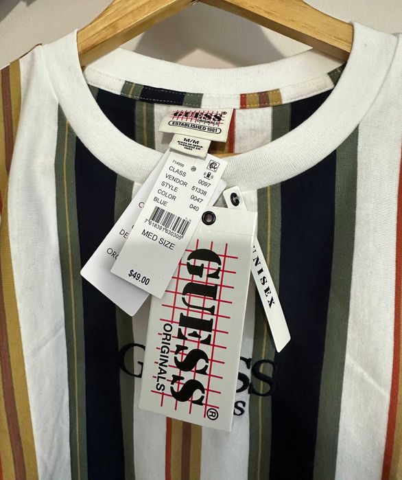 Тениска на Guess Originals.