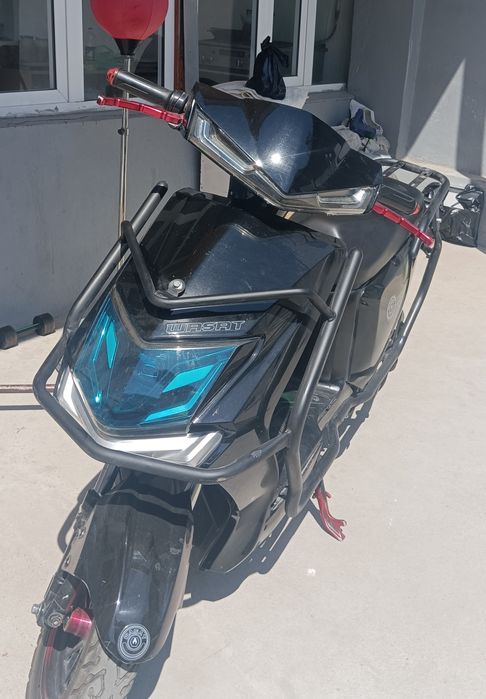 Wasat skuter elektroniy bugu srocn sotladi