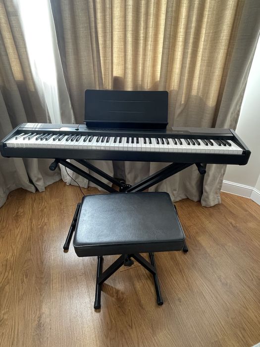 Пианино, всё в комплекте