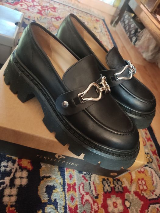 Продам лоферы и туфли