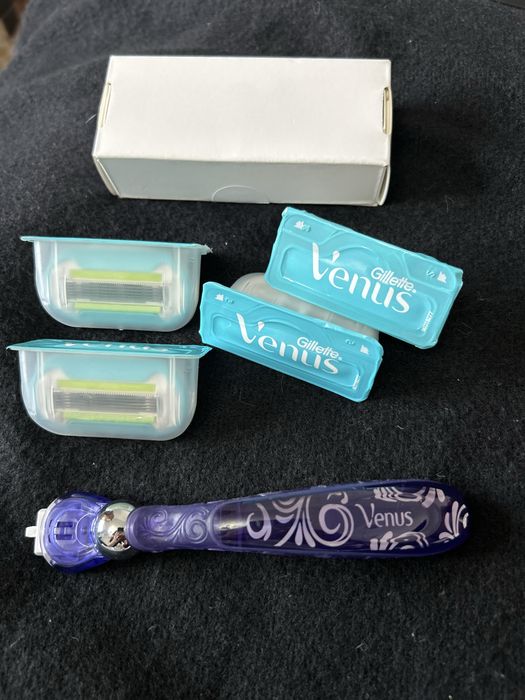 Set Aparat Braun Face FS1000 +Aparat Gillette Venus & 4 rezerve
