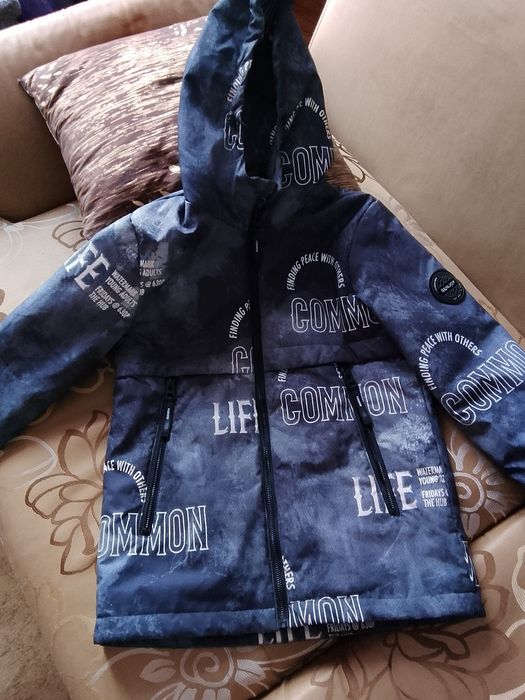 Продам не дорого курточку для мальчика!