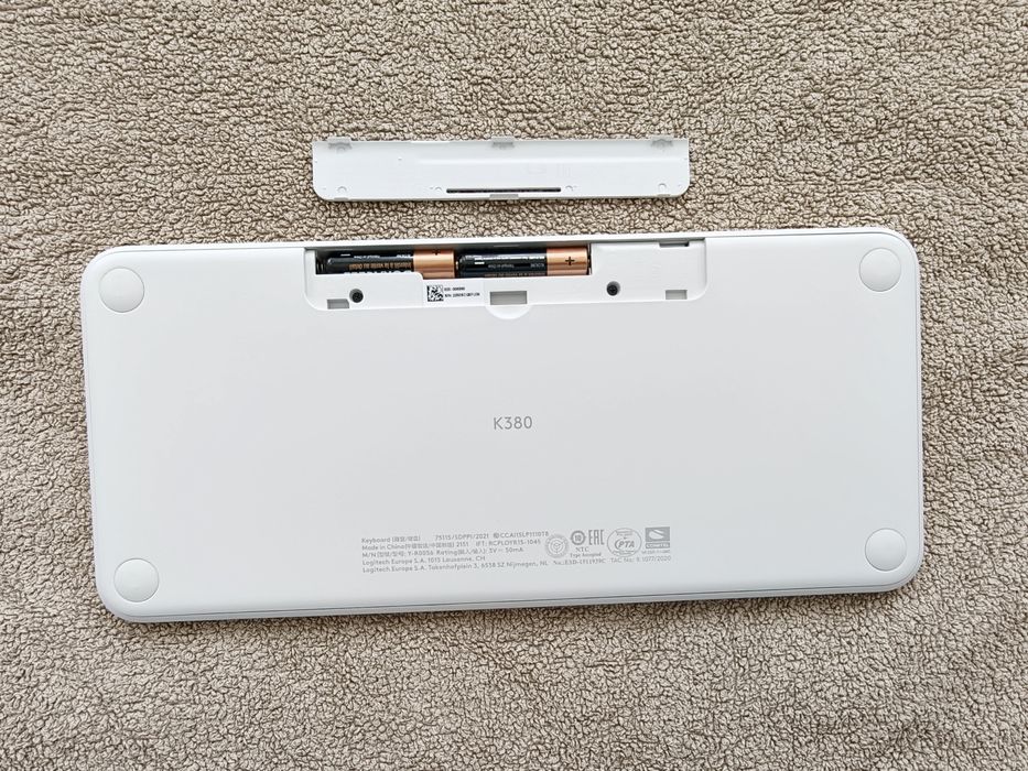 Безжична клавиатура Logitech K380