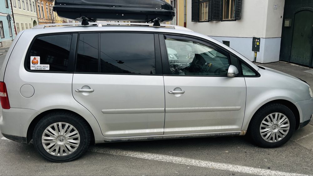 Vand 2200eur sau schimb cu benzina motor mic Vw Touran 2005 pornire mo