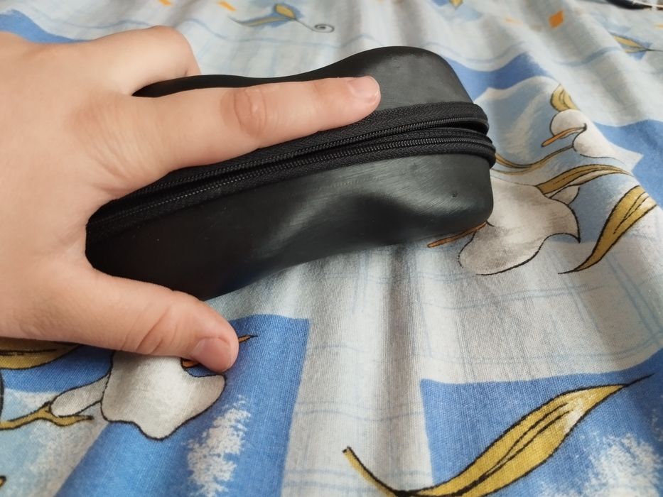 Продавам очила на Шанел с калъф