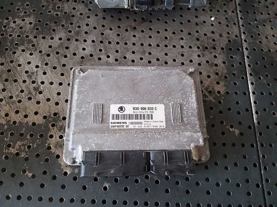 Ecu calculator motor 1.2 b skoda fabia 1 6y 03d906033c 5wp4029202