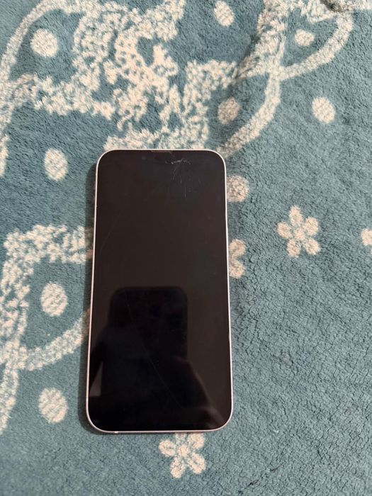 Продам айфон 13  нежно розовый цвет