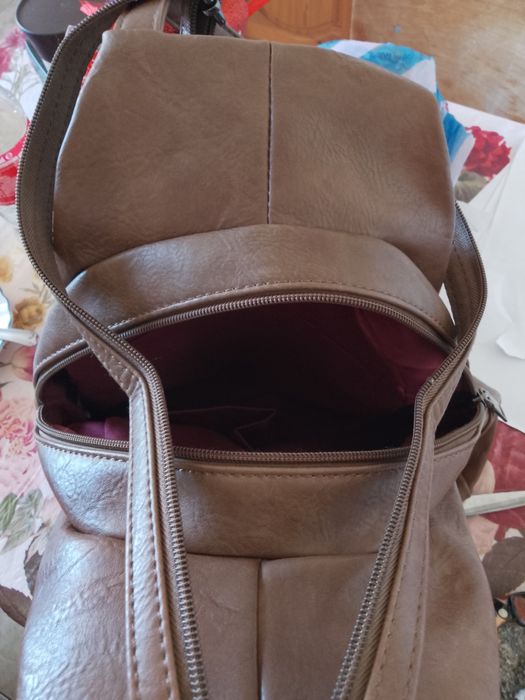 Дамски раници малко ползвани