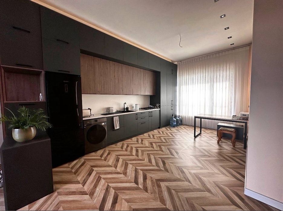 Продам квартиру 3/9/9 на паркентском 105 м²