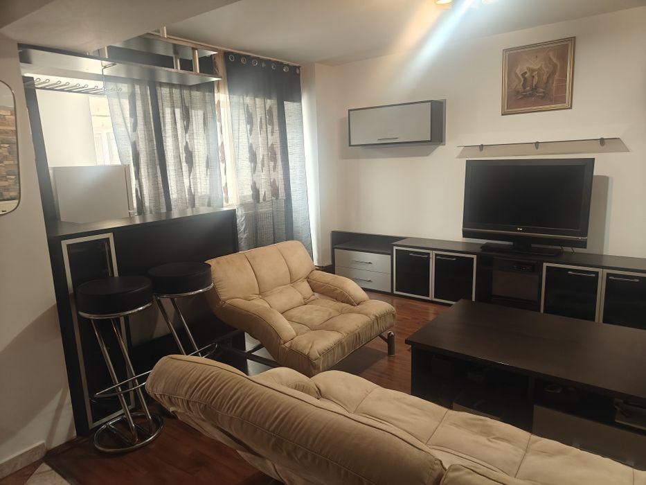 Vând apartament 105 mp.str.Horea