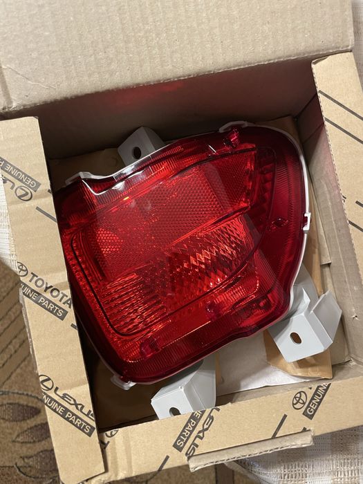 Продается задний правый фонарь Тойота RAV 4. Новый