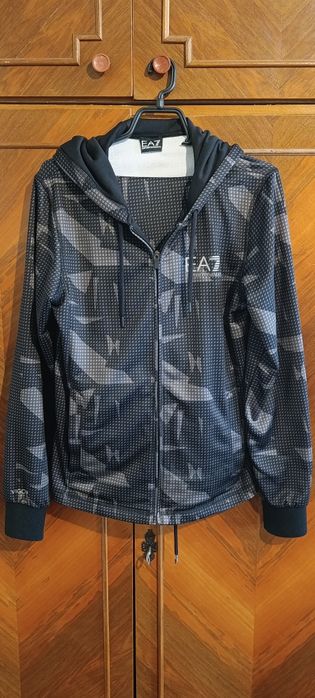 Trening complet EA7 Emporio Armani ca nou, original (adus din Anglia)