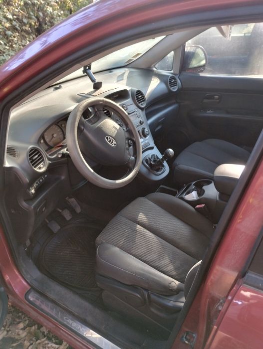 Продавам Киа каренс 3 на части