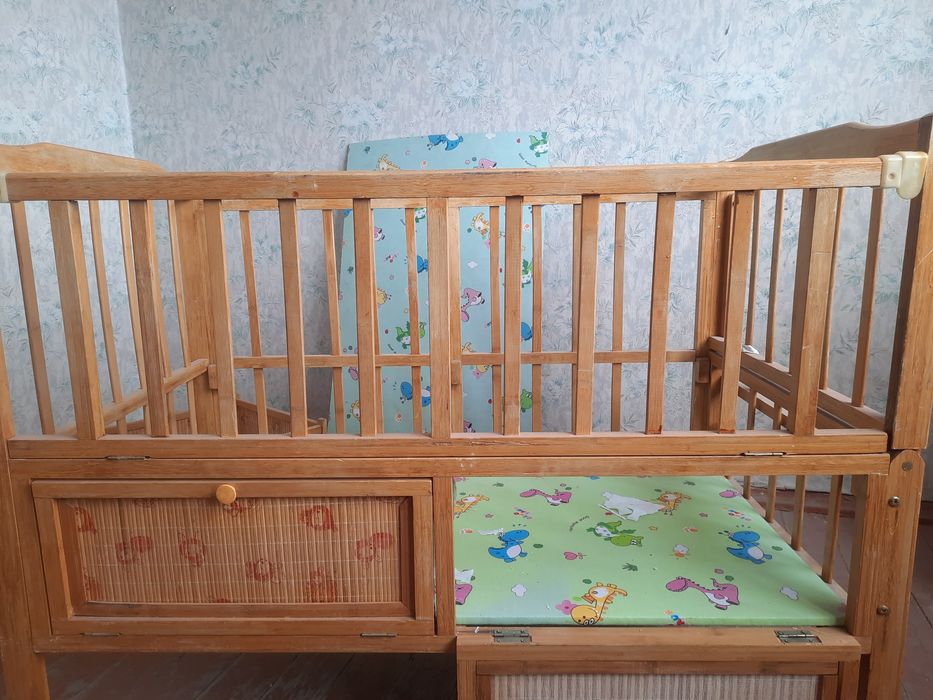 Кровать детская на колесиках