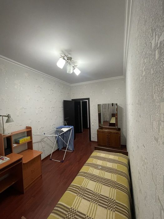 For sale: 3-room apartment, 3rd floor, 4-story building, not on the en