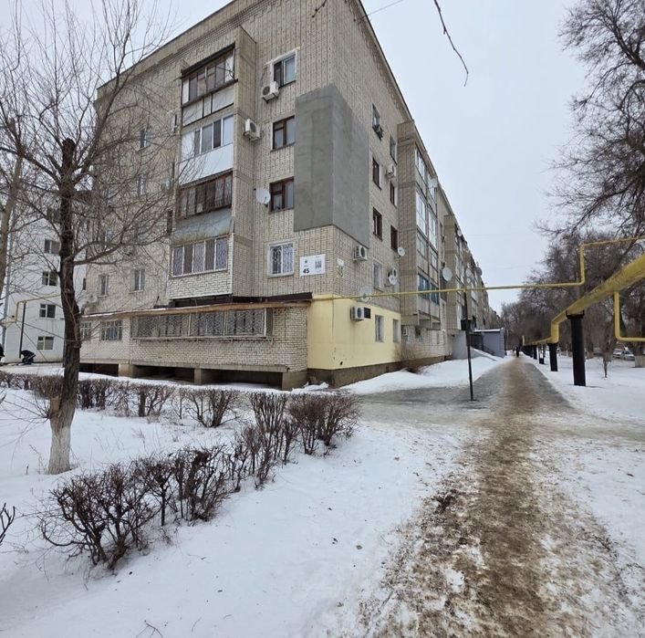 Сдам комнату центр революция девушке