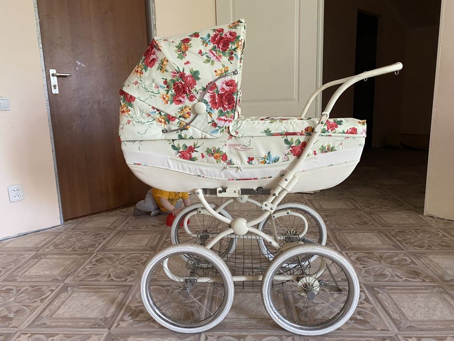 Продам коляску Геоби  с отличном состоНии