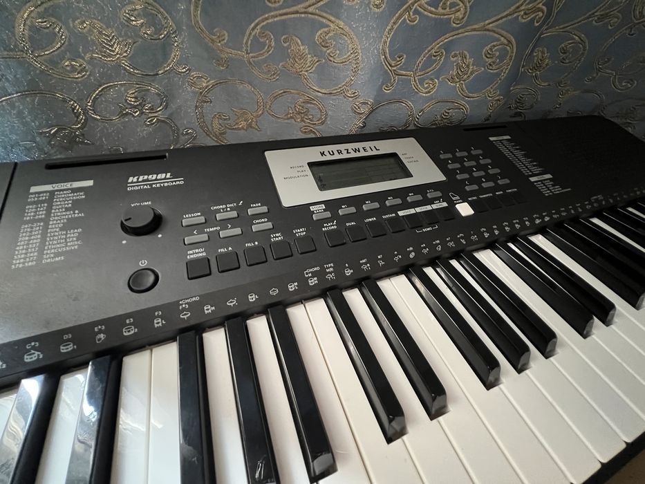 Синтезатор KURZWEIL - KP90L