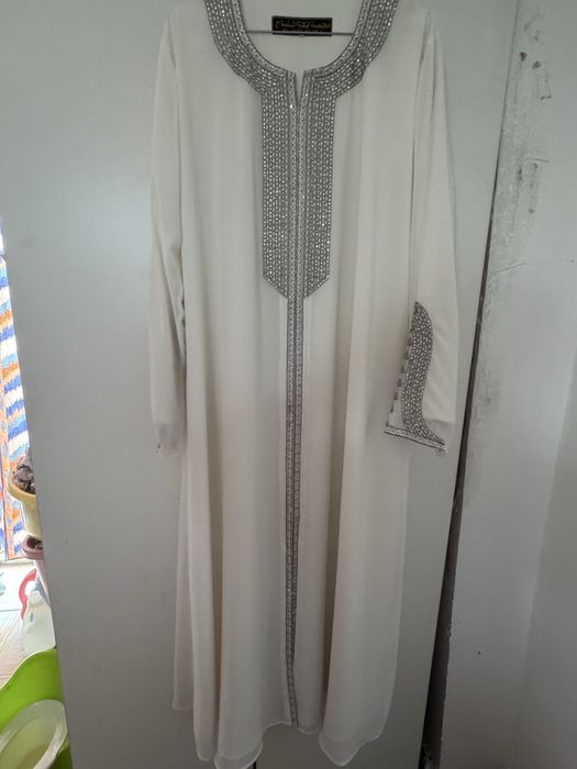 Платье. Производство эмираты.