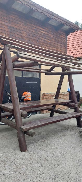 De vânzare 2 foișoare  din lemn