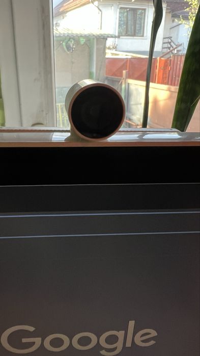 Monitor Samsung M8 32 (31.5", 4K) cu webcam, airplay, tizen