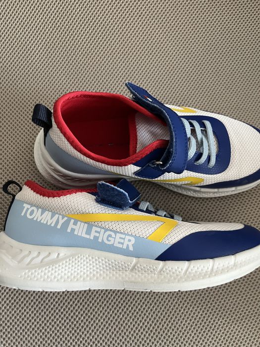 Adidasi Tommy Hilfiger, marimea 33