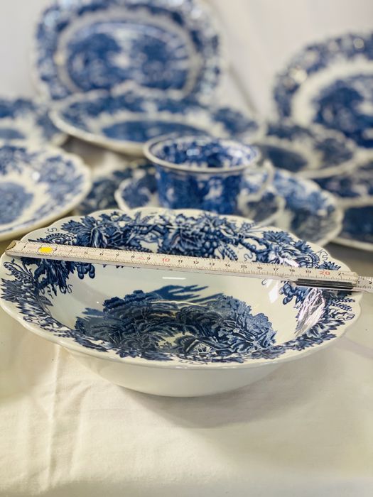 Английски порцеланов серви