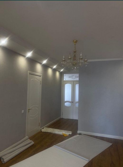 Покраска стен побелка потолка. Левкас