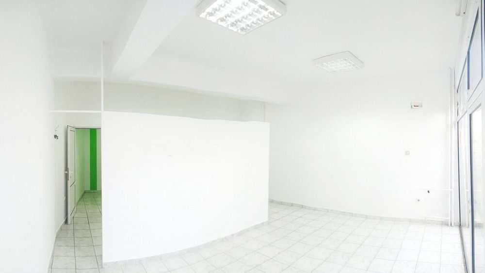 Офис, под наем в жк. Лазур