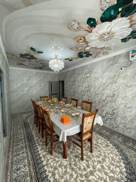 Новостройка 3 хоналик Уй  сотилади жихозсиз хам сотилади