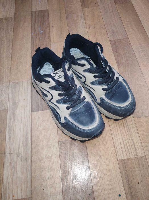 Обувь кроссовки..