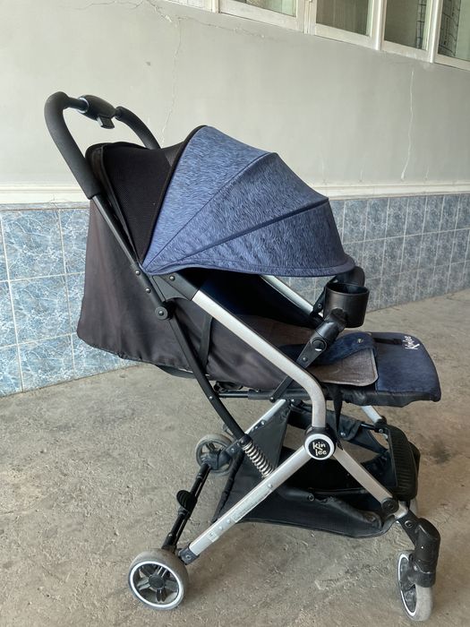 Коляска прогулогчая Собирается легко